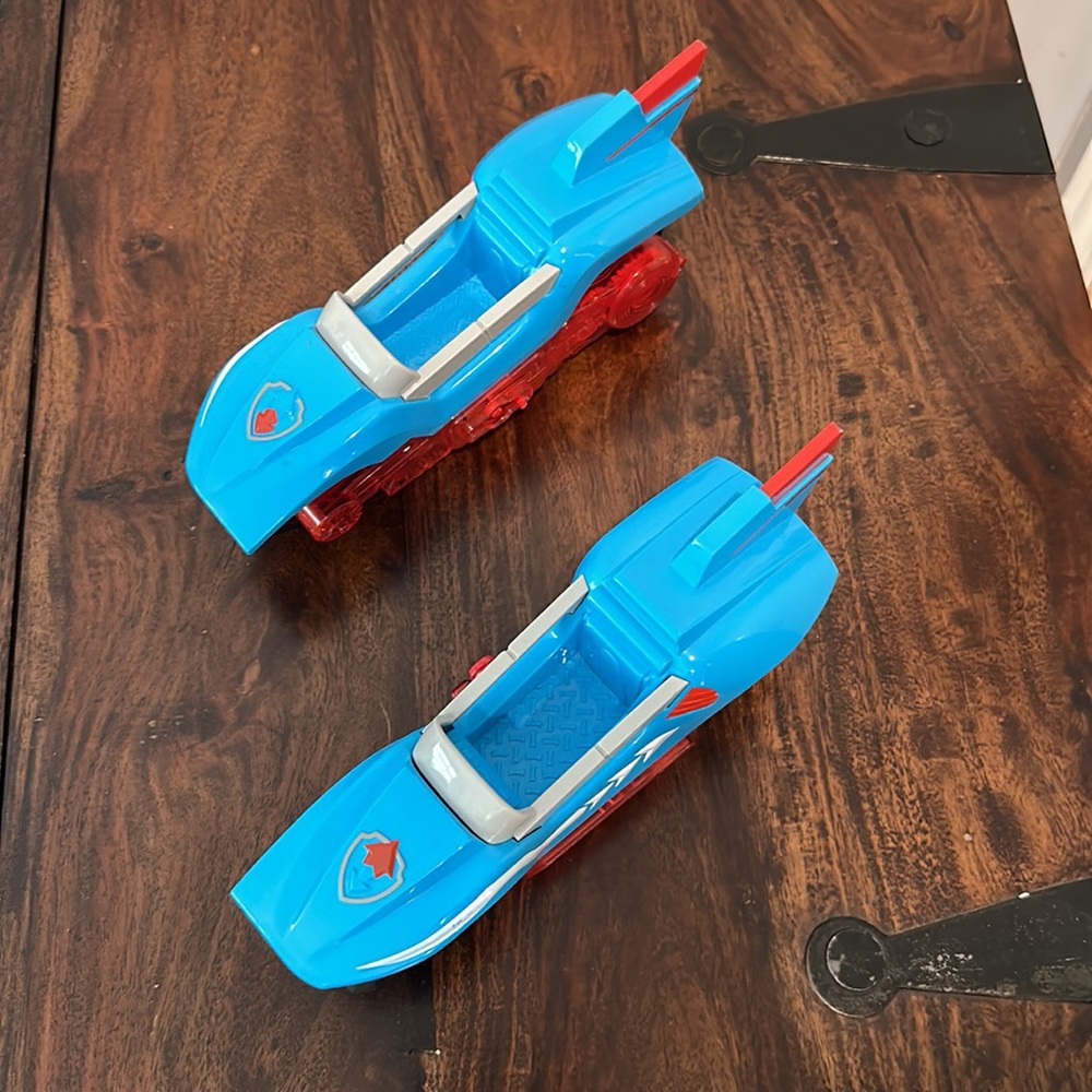 Blue Racing Car Toy with Figures - Picture 5 of 8